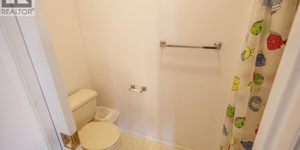 A 5115 MEDEEK AVENUE Terrace Photo 20 A 5115 MEDEEK AVENUE Terrace Photo 20